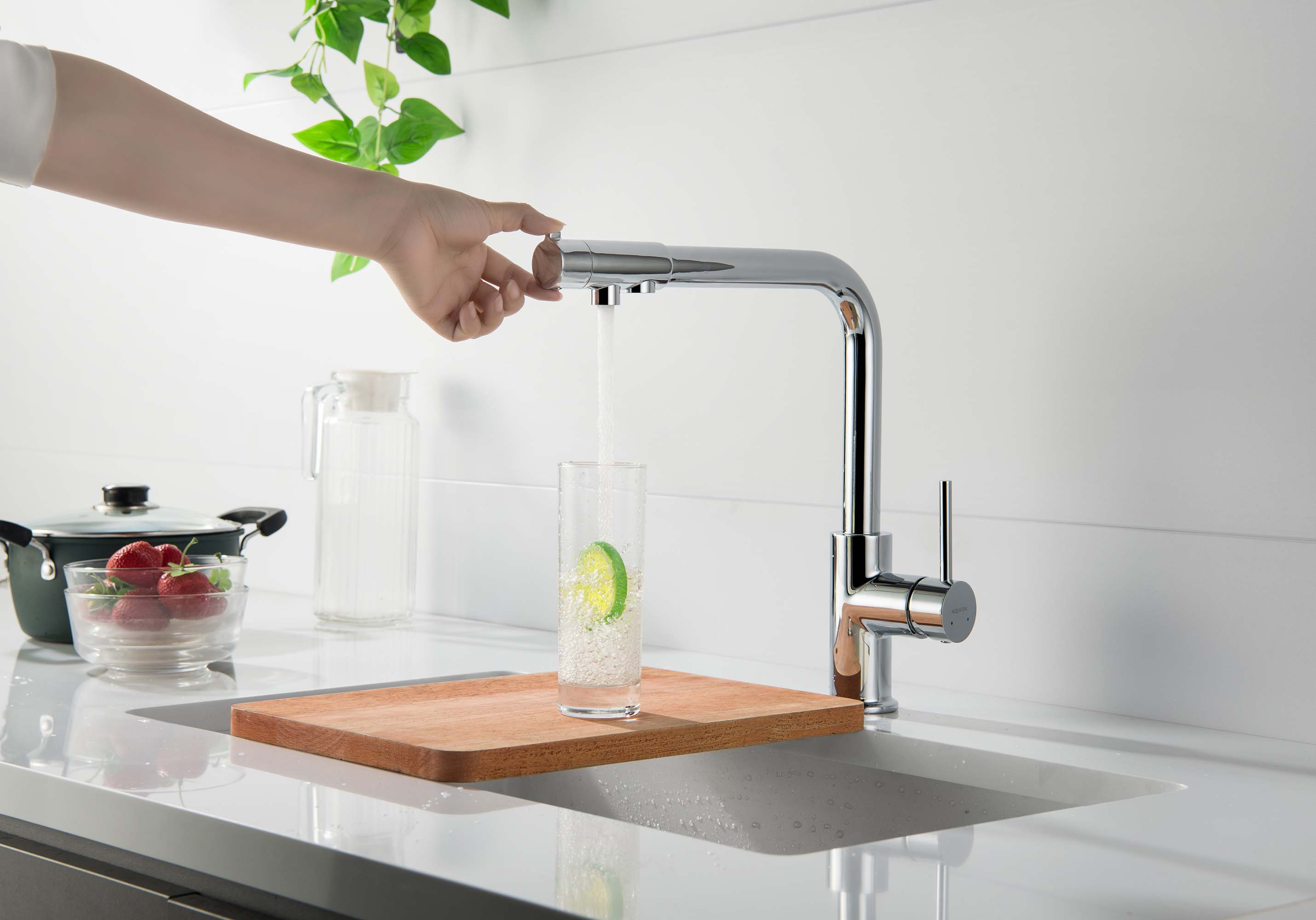 Смеситель для кухни с подключением к фильтру питьевой воды AQUATEK AQ1386CR Европа — фото 4