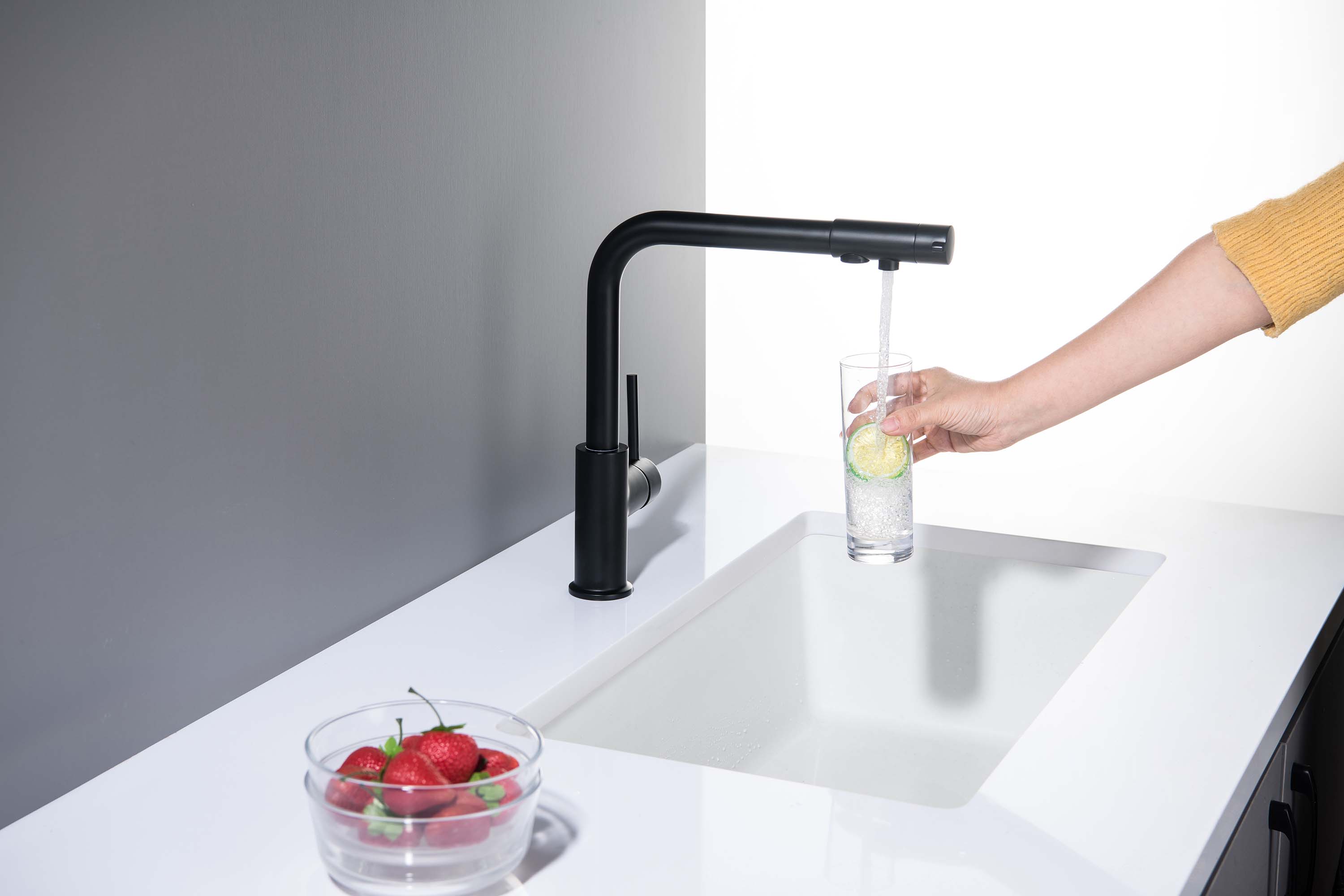 Смеситель для кухни с подключением к фильтру питьевой воды AQUATEK, матовый черный AQ1386MB Европа — фото 15