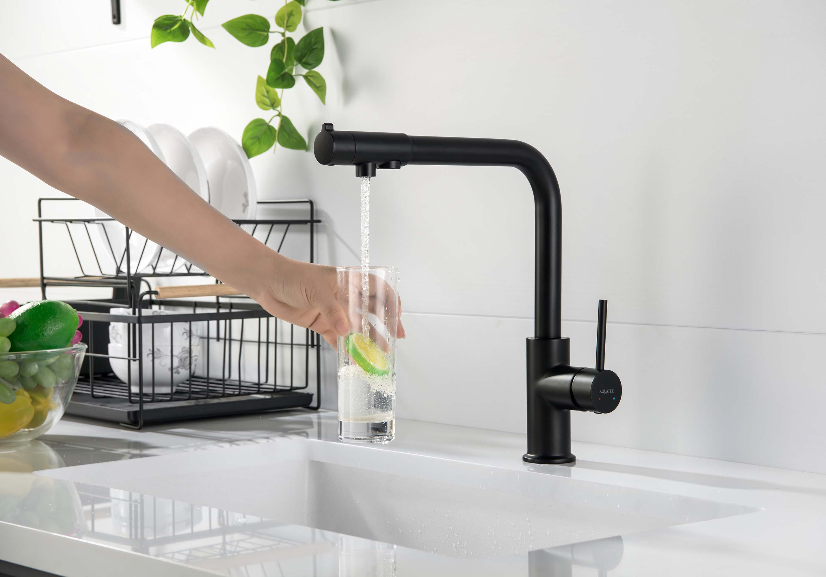 Смеситель для кухни с подключением к фильтру питьевой воды AQUATEK, матовый черный AQ1386MB Европа — фото 4