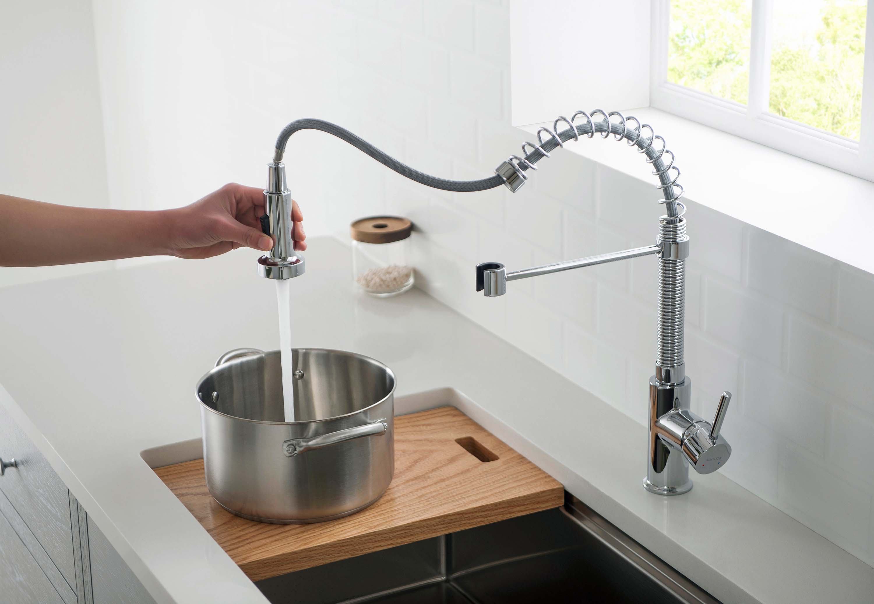 Смеситель для кухни, 2 режима струи (профессиональный) AQUATEK AQ1387CR Европа — фото 9